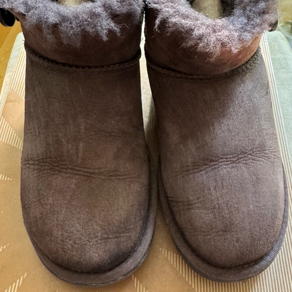 Uggs Mini Bailey Button II Boot - Picture 5 of 7